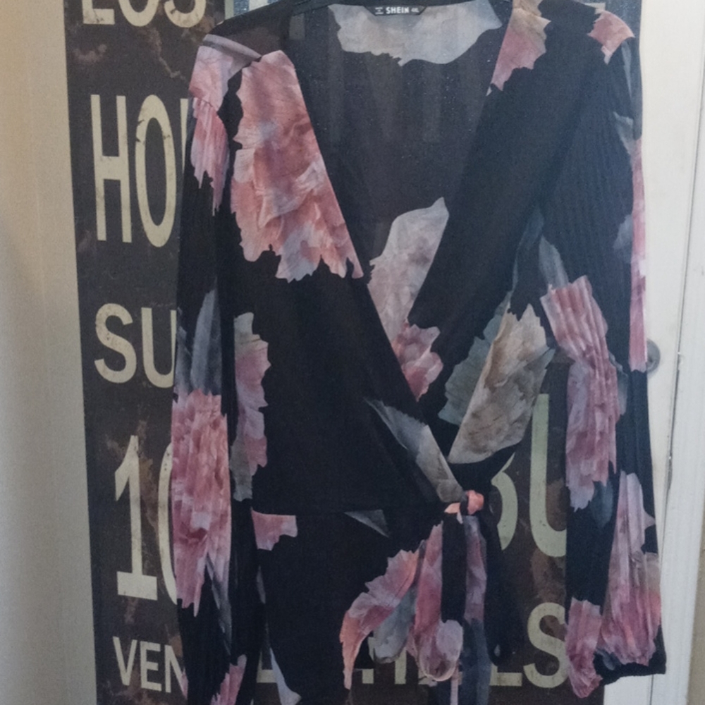 Cute! Go Back to office wrap blouse
